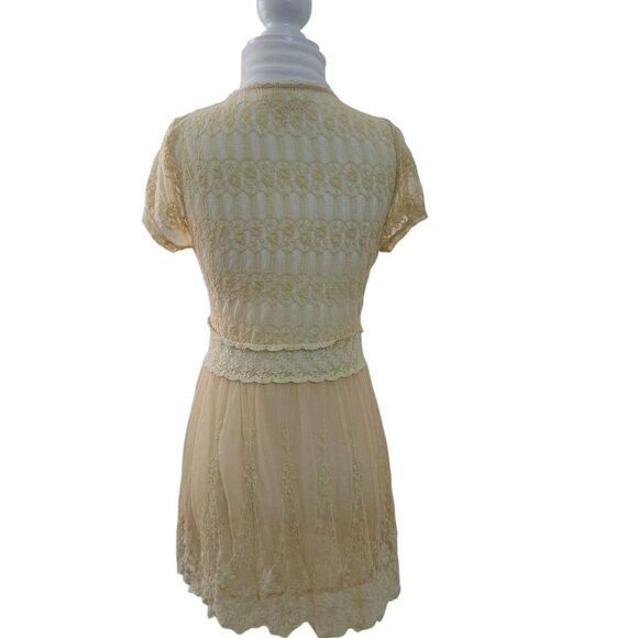 A'Reve Women's Short Sleeve Lace Sheer Cream Boho Coquet Top Cover Sz Small - Picture 6 of 8